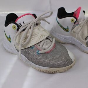 Nike Kids Shoes 4Y BQ5620-104 | White/Grey | Excellent Condition